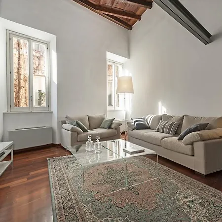 Antique-modern Flat By Navona Square Rome