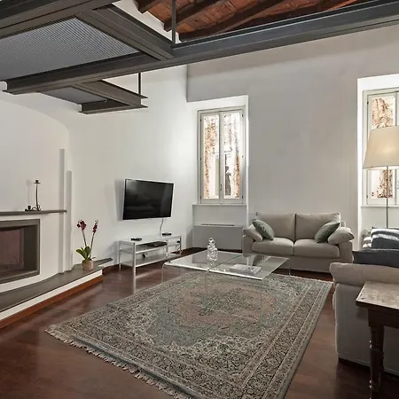 Antique-modern Flat By Navona Square Apartment