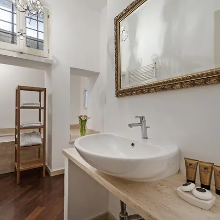 Antique-modern Flat By Navona Square Apartment Rome