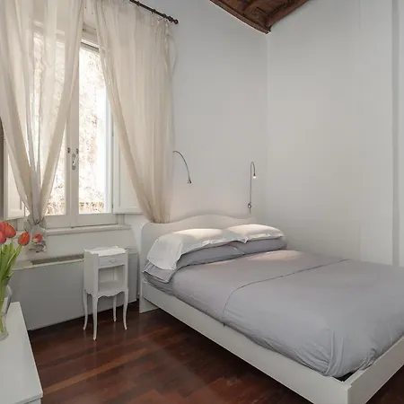 Antique-modern Flat By Navona Square * Rzym